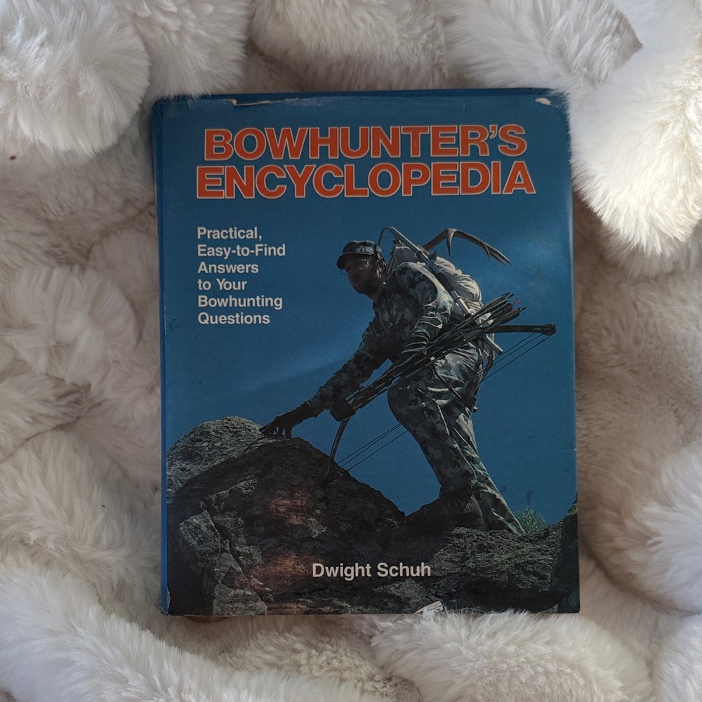 Bowhunter's Encyclopedia Book